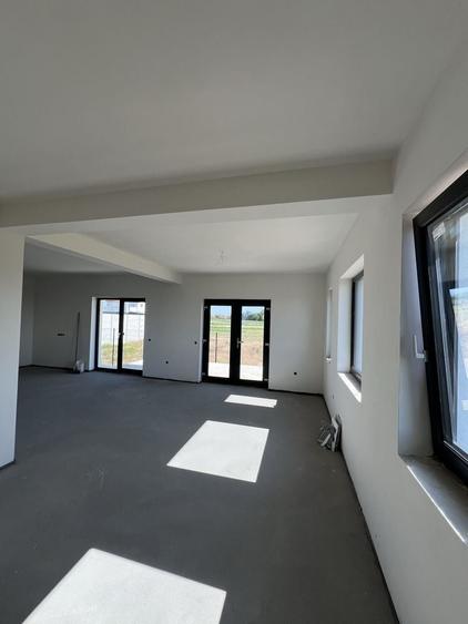 Casă cu 3 camere în Decebal