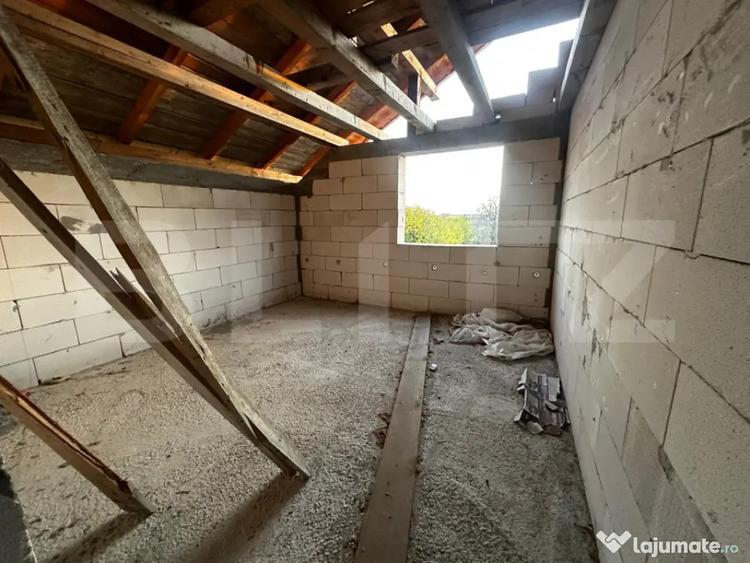 Casă cu 4 camere cu Teren 700 Mp în Central