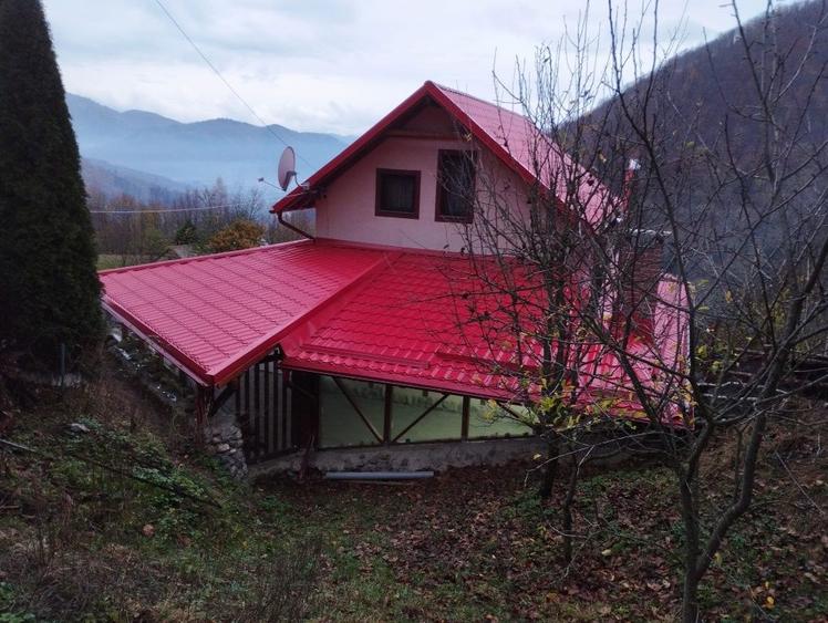 Casă cu 4 camere în Central