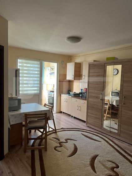 Apartament cu 2 camere semidecomandat, mobilat în Florești