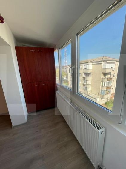 Apartament cu 3 camere semidecomandat, mobilat în Lipovei