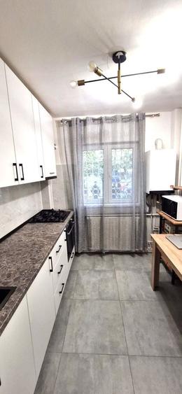 Apartament cu 3 camere decomandat, mobilat în Rahova