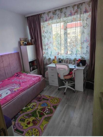 Apartament cu 2 camere decomandat în Exterior Vest