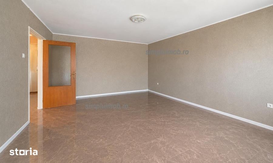 Apartament cu 3 camere decomandat în Ozana