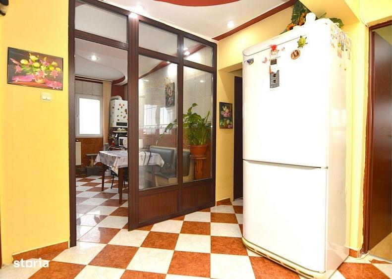 Apartament cu 4 camere decomandat în Sud