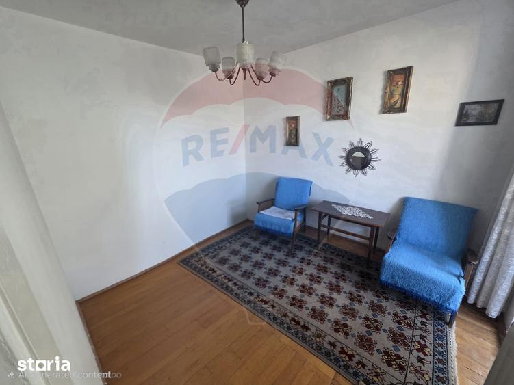 Apartament cu 3 camere semidecomandat în Tipografilor