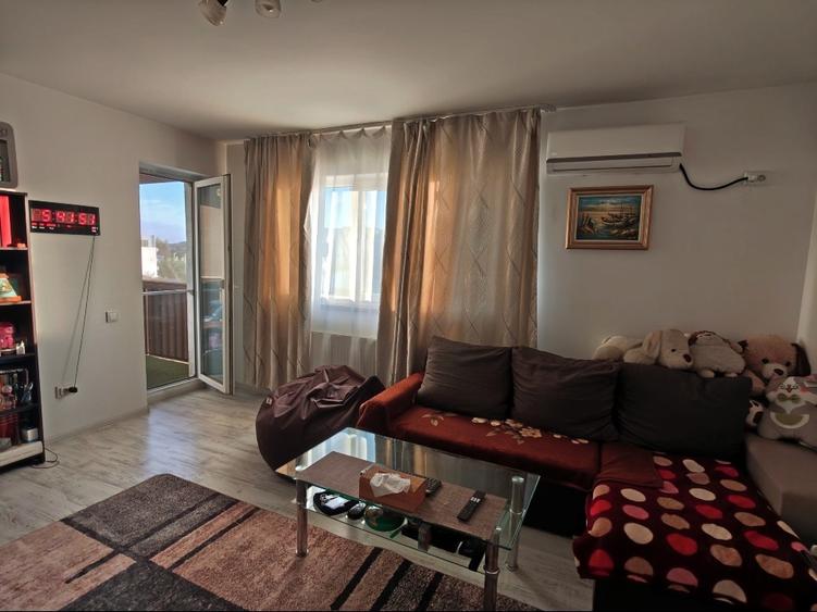 Apartament cu 3 camere decomandat, mobilat în Berceni