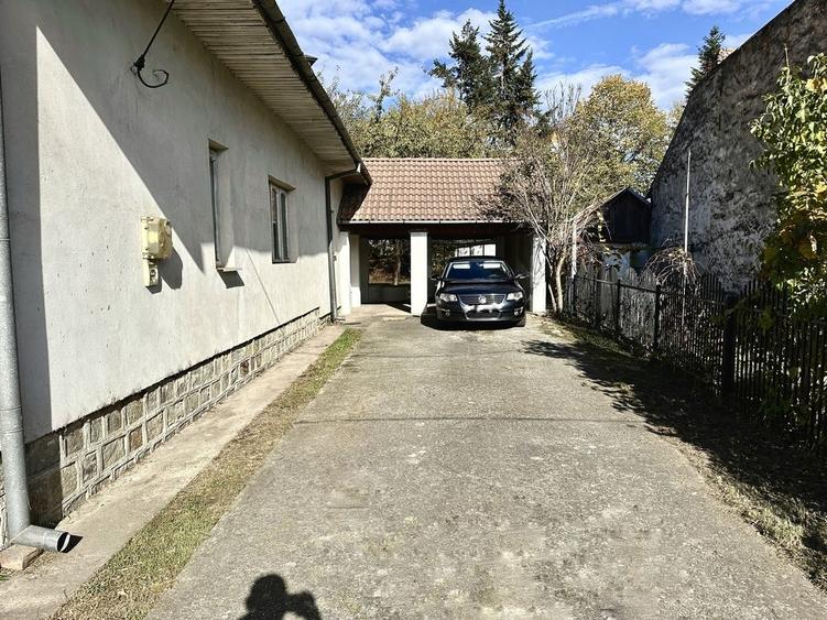 Casă cu 4 camere cu Teren 667 Mp în Central