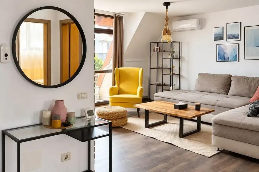 Apartament cu 4 camere semidecomandat, mobilat în Dobroești