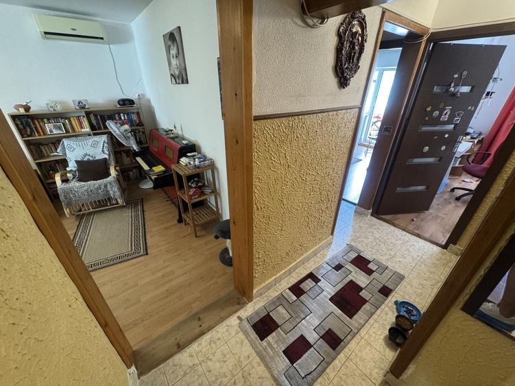 Apartament cu 4 camere decomandat, mobilat în Tomis III