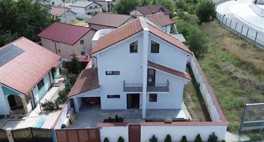 Casă cu Teren 333 Mp în Lumina