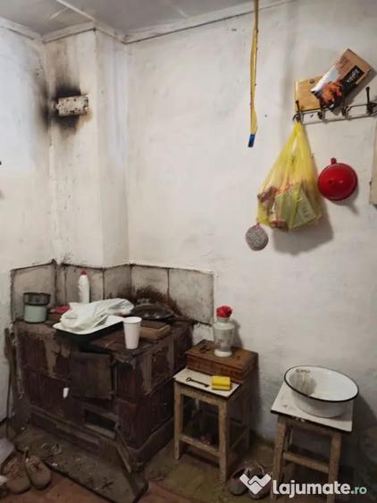 Casă cu 2 camere cu Teren 900 Mp în Brăgăreasa