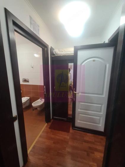 Spațiu comercial, de 742 mp, în Central