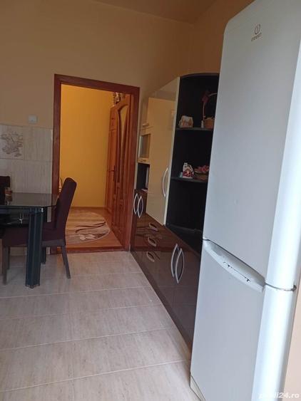 Apartament cu 3 camere în Orașul de Jos