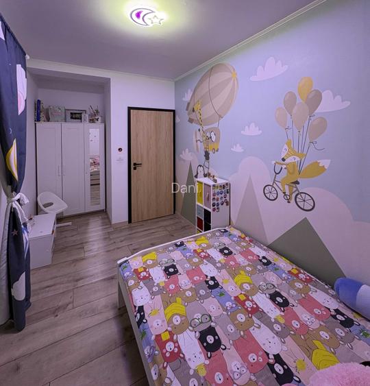 Casa individuala direct de la proprietar, cu panouri+baterii 9.6kW, pompa de caldura 16kW, mobilata si utilata + supraveghere video..