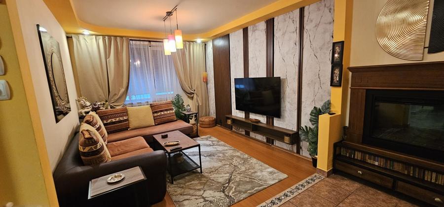 Apartament cu 4 camere decomandat în Titan