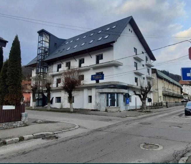 Garsonieră decomandată în Bușteni