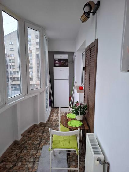 Garsonieră decomandată în Calea București