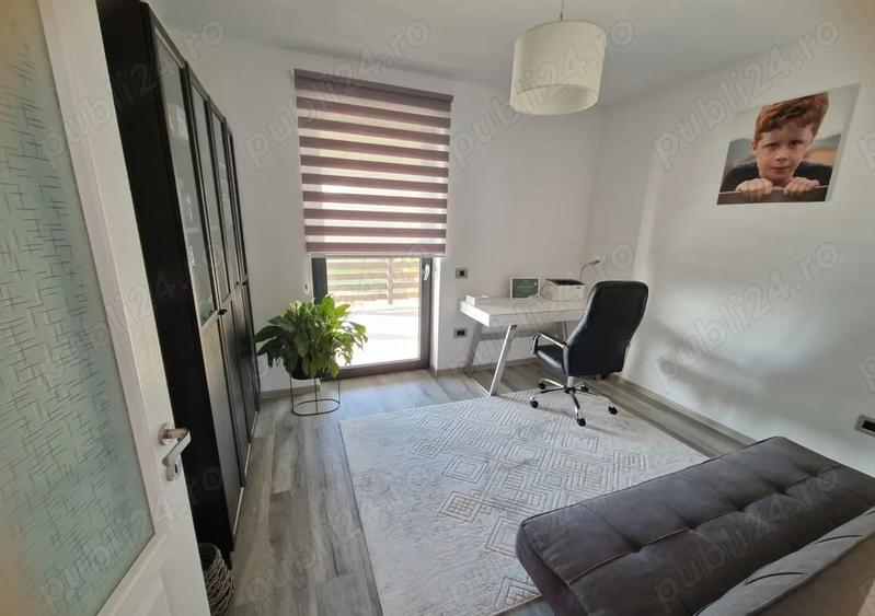 Casă individuală cu 5 camere cu Teren 423 Mp în Periferie
