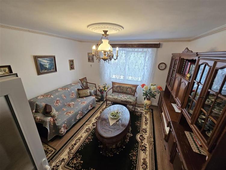 Casă cu 4 camere cu Teren 726 Mp în Șuștiu