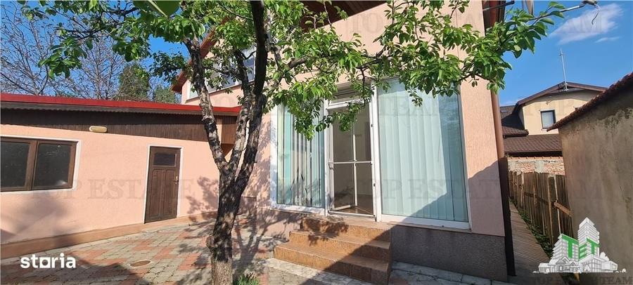 Casă cu 4 camere decomandat în Bucureștii Noi