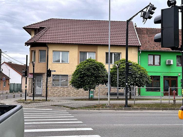 Casă cu 4 camere în Ultracentral