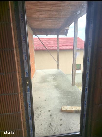 Casă cu 5 camere cu Teren 500 Mp în Șimnicu de Sus