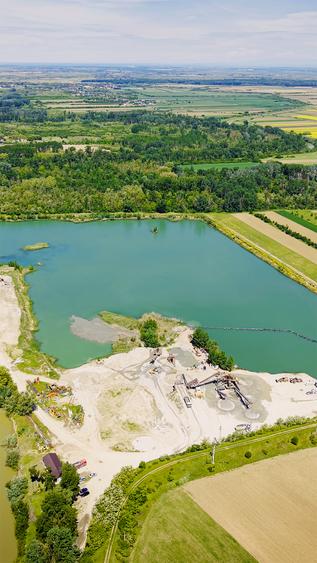 Teren agricol intravilan de 300000 mp, în Florești-Stoenești