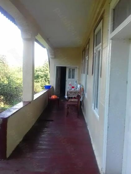 Casă cu 4 camere cu Teren 501 Mp în Lepșa