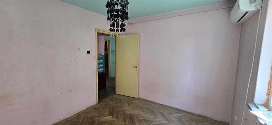 Apartament cu 2 camere decomandat în Valea Rosie