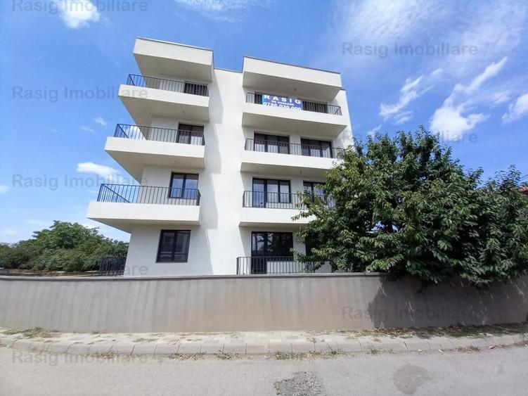 Apartament cu 3 camere semidecomandat în Ștefăneștii de Jos