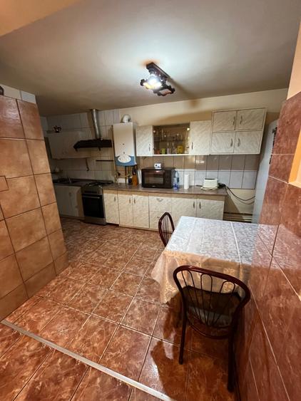 Casă cu 4 camere în Moara de Vânt