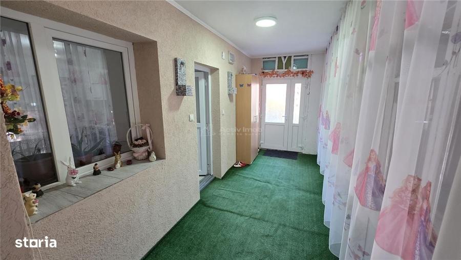 Apartament cu 4 camere semidecomandat în Agadici