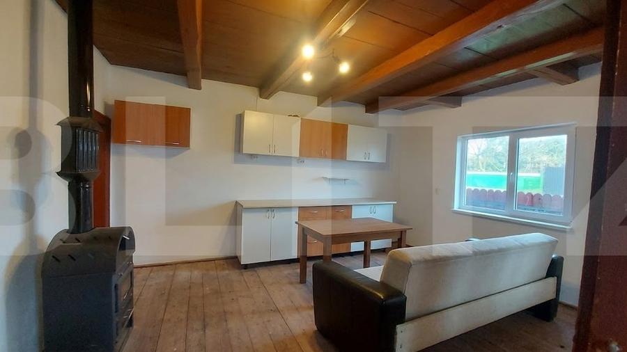 Casă individuală cu 6 camere cu Teren 986 Mp în Moacșa