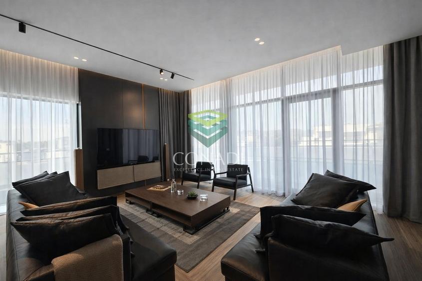 Apartament cu 5 camere semidecomandat în Băneasa