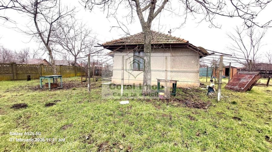 Casă individuală cu 2 camere cu Canalizare în Central