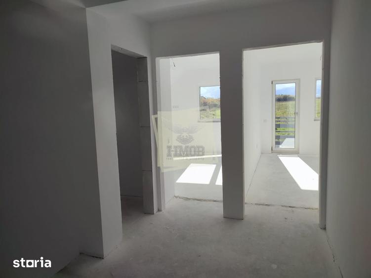 Casă cu 5 camere cu Teren 485 Mp în Cristian