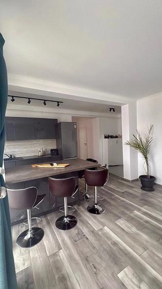 Apartament cu 3 camere semidecomandat în Braytim