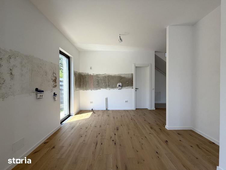 Casă cu 4 camere cu Teren 300 Mp în Corbeanca