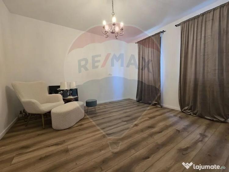 Casă cu 5 camere cu Teren 300 Mp în Ferme