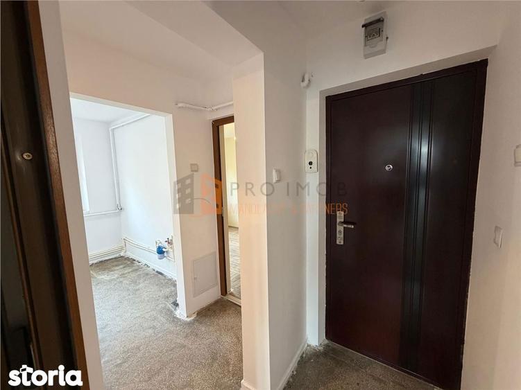 Apartament 3 camere cf 2 decomandat Zona Micro 14 - 4