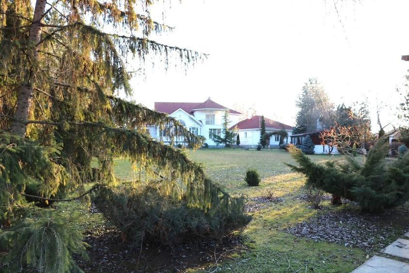 Casă individuală cu 11 camere cu Canalizare în Snagov