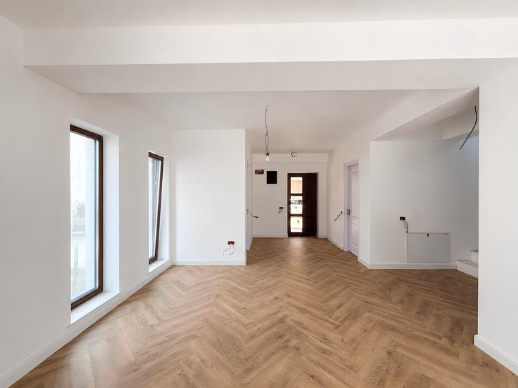 Casă individuală cu 5 camere cu Canalizare în Lumina