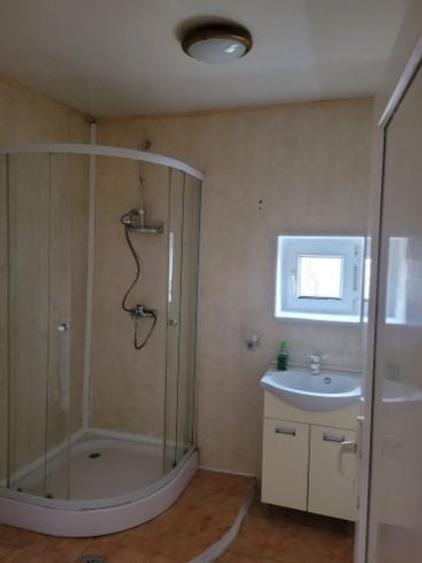 Apartament cu 3 camere semidecomandat în Mihai Bravu