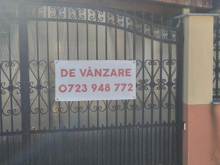 Casă individuală cu 4 camere cu Teren 350 Mp în Cârcea