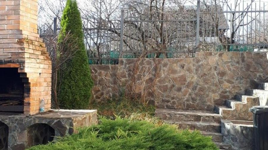 Casă individuală cu 10 camere cu Teren 750 Mp în Cisnădioara