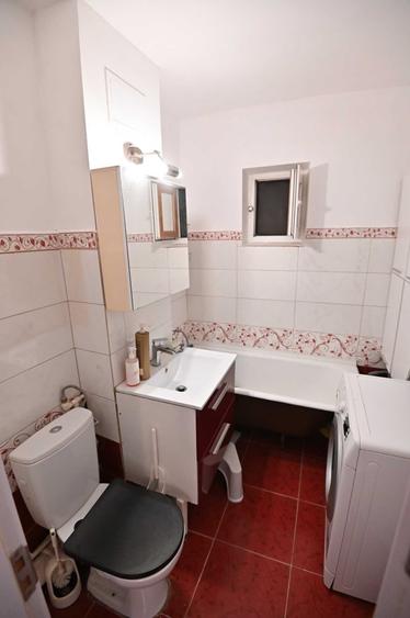 Apartament cu 3 camere decomandat în Valea Rosie