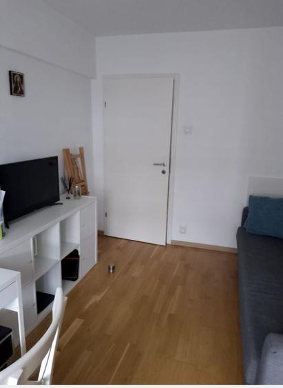 Apartament cu 3 camere decomandat în Tineretului