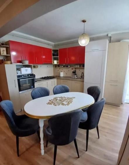 Apartament cu 4 camere semidecomandat, mobilat în Gheorgheni