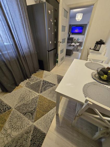 Apartament cu 3 camere semidecomandat în Fălticeni